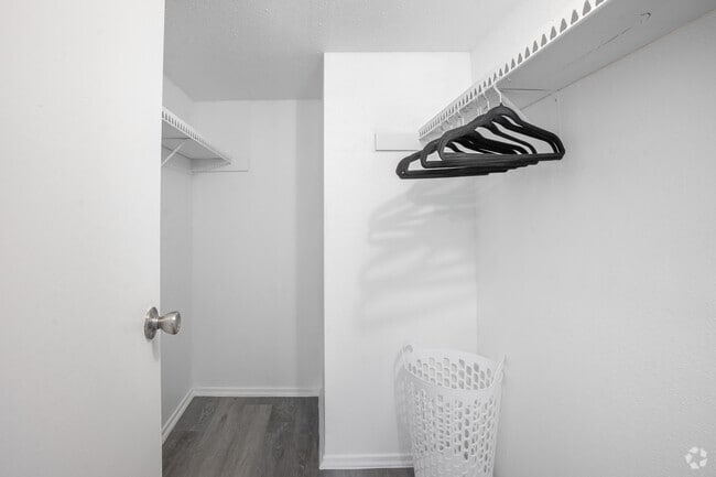 1BR, 1BA - 600SF - Closet - Angleton Manor