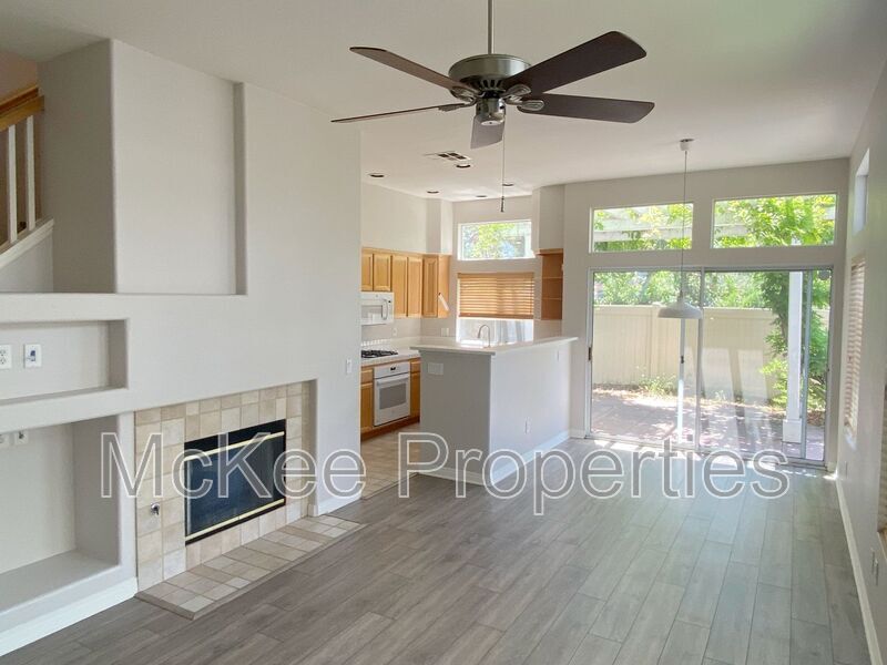Foto principal - 7731 Hazard Center Dr