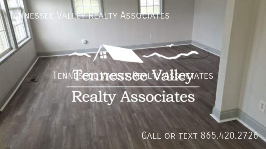 Foto del edificio - 108 Herbert Heidel Rd