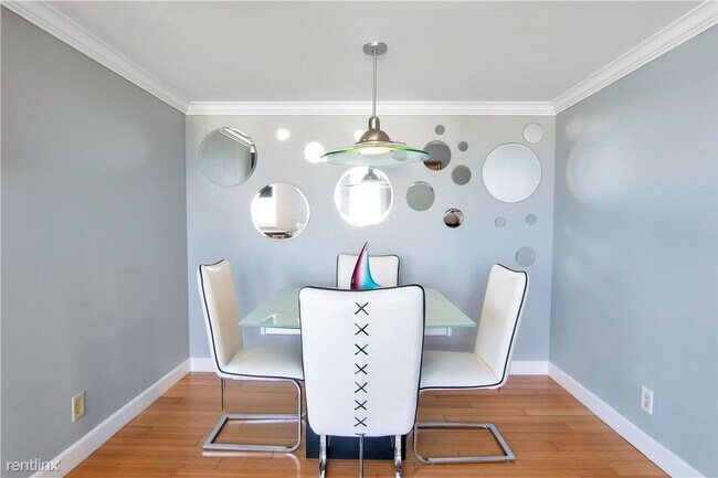 Building Photo - 2 br, 2 bath Condo - 2200 NE 33rd Ave Apt 9A