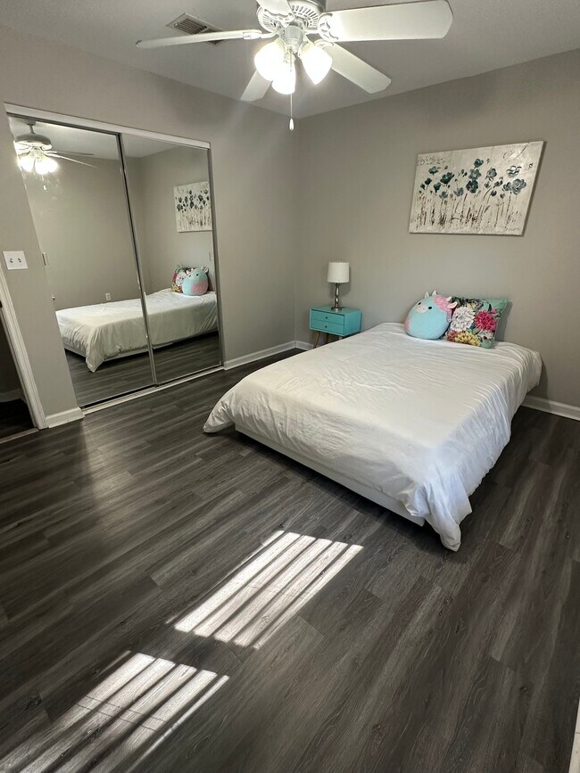 Foto del edificio - 741 White Dr