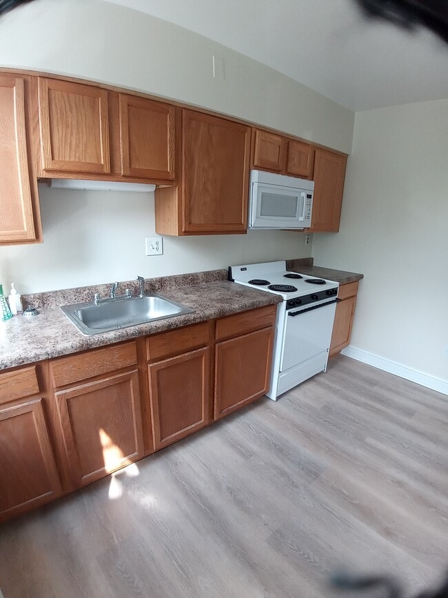 Foto del edificio - 546 Greenfield Ave