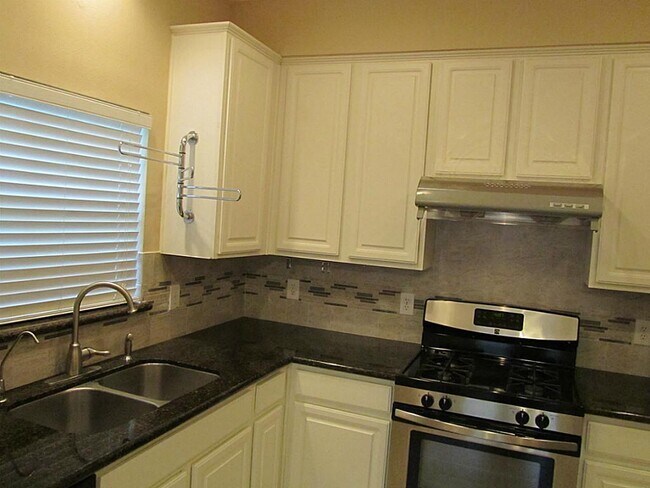 Building Photo - 4150 Greystone Way