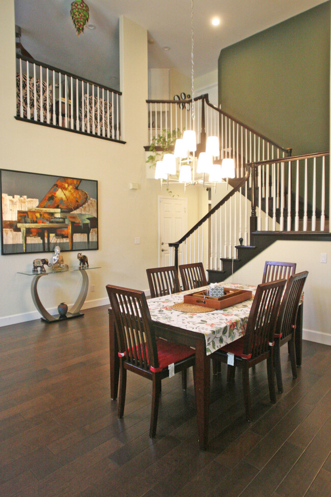 Building Photo - 4754 San Tropico Ct