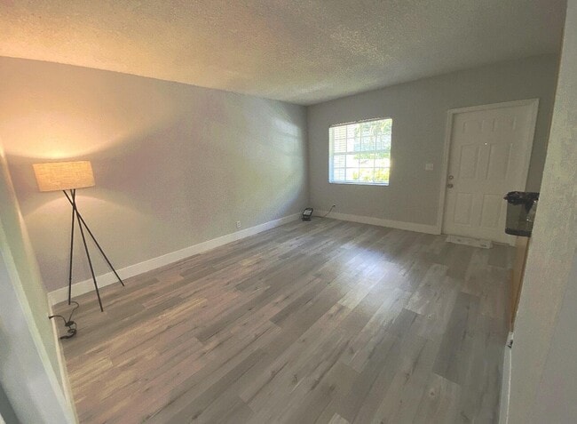 Foto del edificio - 2660 NE 8th Ave