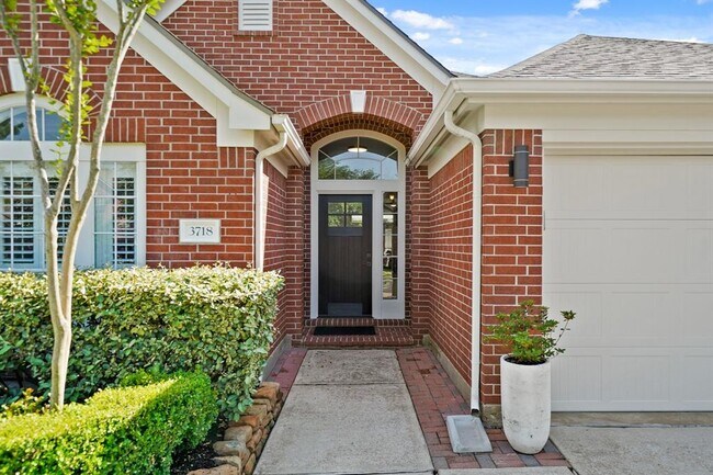 Foto del edificio - 3718 Paigewood Dr