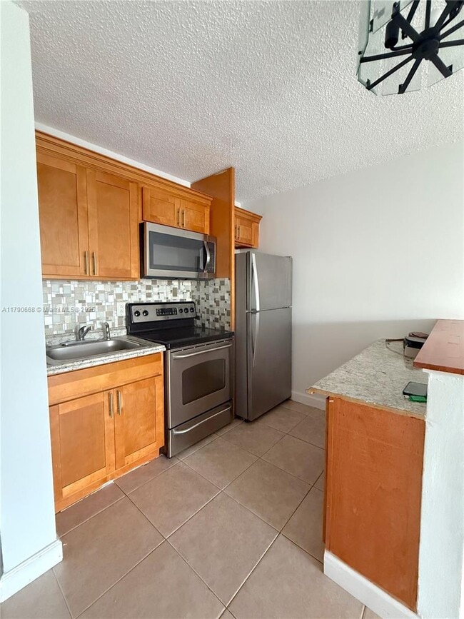 Foto del edificio - 8260 SW 210th St