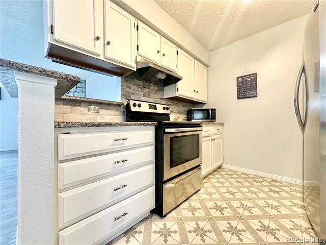 Foto del edificio - 10150 E Virginia Ave