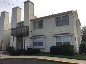 Building Photo - 700 N Franklin Blvd