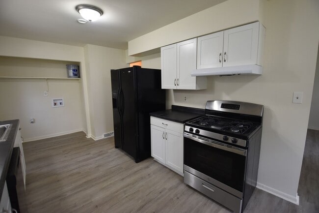 Building Photo - 1012-12 Lamplite Ct