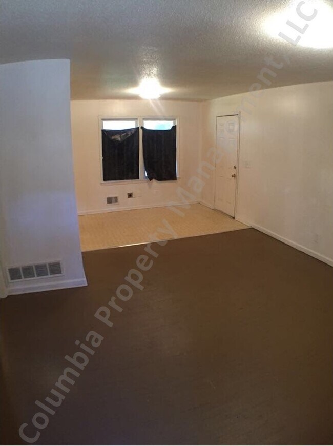 Foto del edificio - 208 Woodcrest Dr