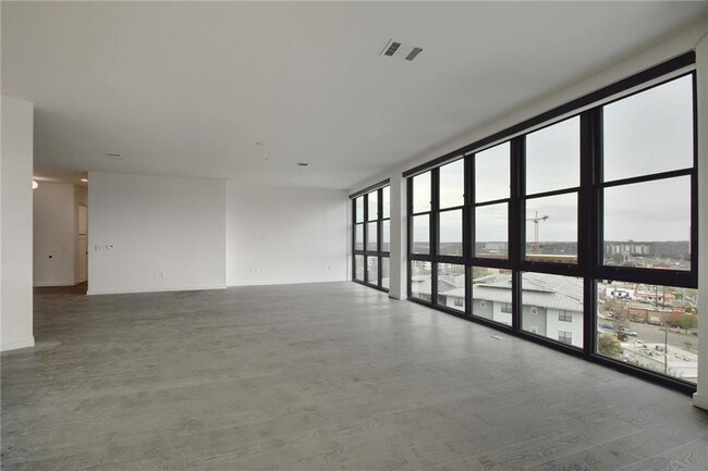 Foto del edificio - 800 Embassy Dr