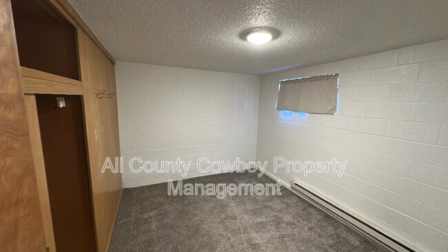 Building Photo - 1000 E. Garfield St.