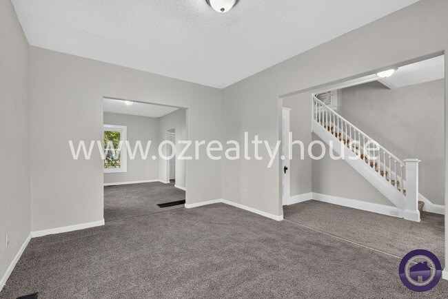 Building Photo - 640 Nesslewood Ave