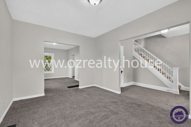 Foto del edificio - 640 Nesslewood Ave