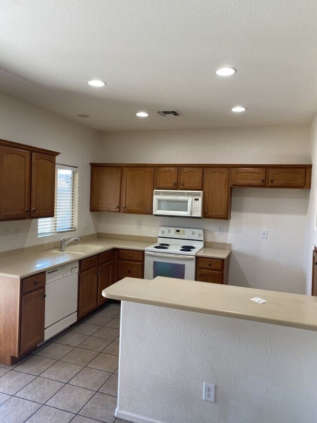 Foto del edificio - Home Available in Pecan Creek!