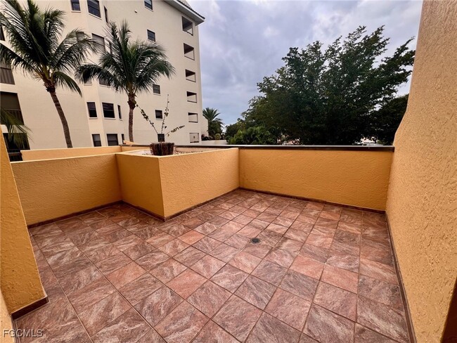 Building Photo - 4015 SE 20th Pl