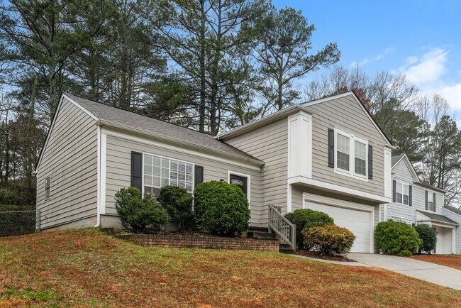 Foto del edificio - 6520 Eastbriar Dr