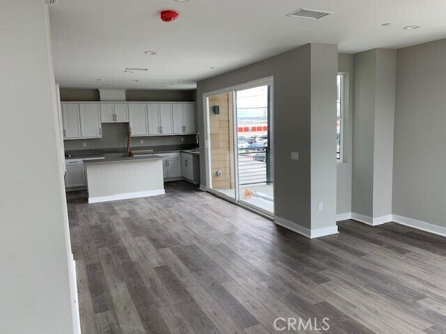 Foto del edificio - 14323 Van Ness Ave