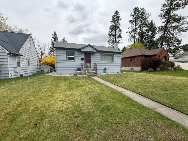 Building Photo - Charming 2 Bed 2 Bath Home on South Hill!