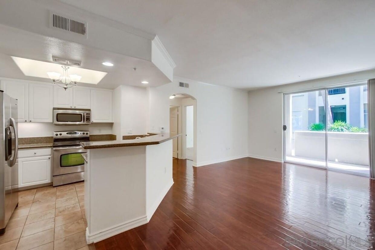 Primary Photo - Luxury living in beautiful UTC, Spacious 2...