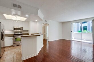 Building Photo - 9293 Regents Rd