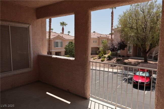 Foto del edificio - 251 S Green Valley Pkwy