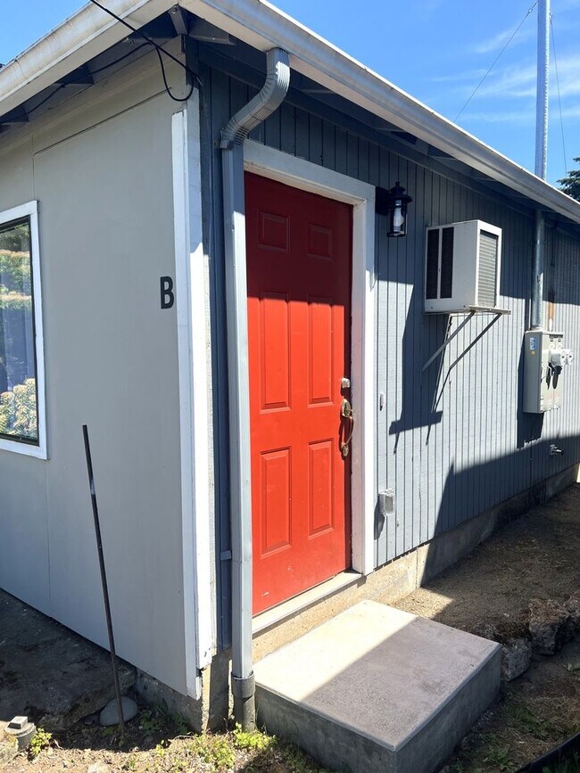 Building Photo - Pardee Duplex (A &amp; B)