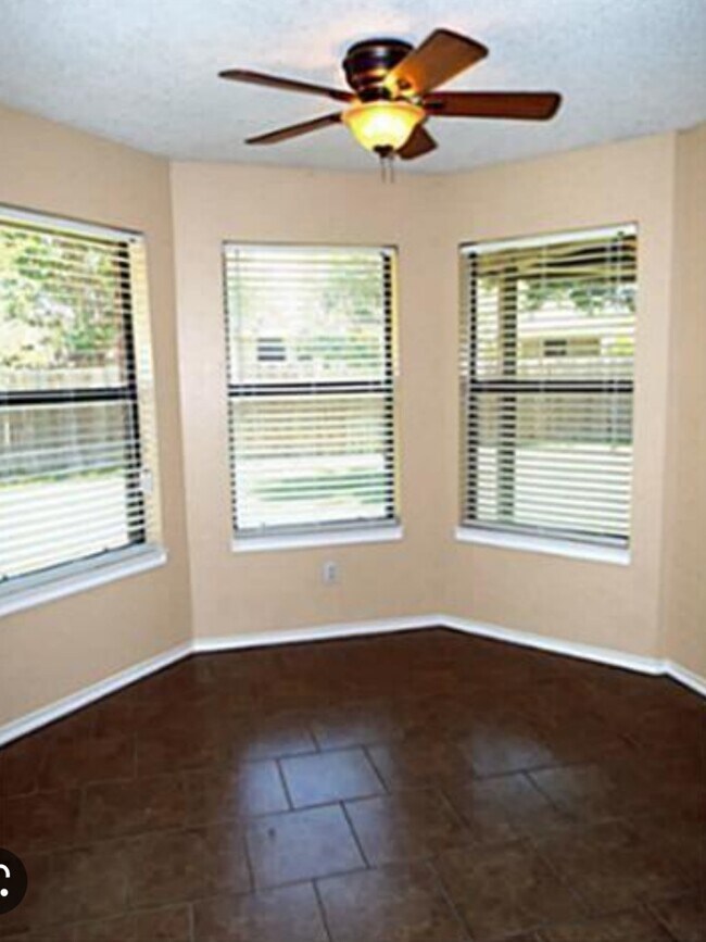 Building Photo - 112 Sunny Meadows Dr