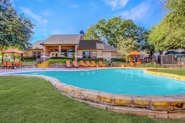 Building Photo - Waters Edge Villas