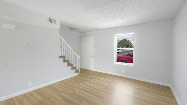 Foto del edificio - 815 Golf View Pl