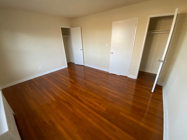 Building Photo - 150 Main St