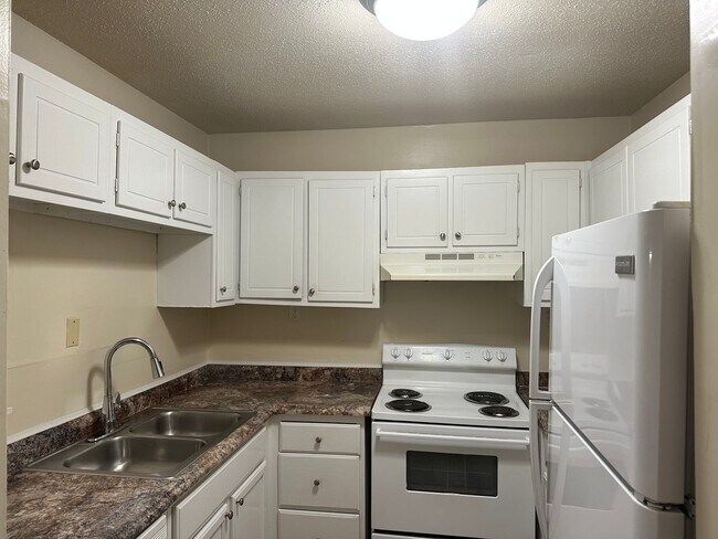 Foto del edificio - 3 Bedroom Condo in Chapel Hill