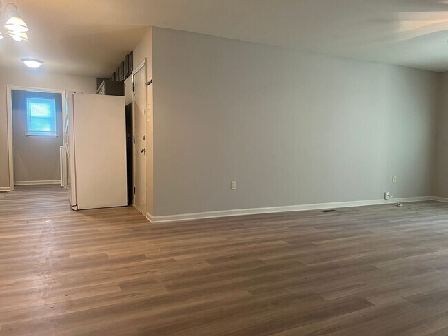 Foto del edificio - 1211 Essex Ln