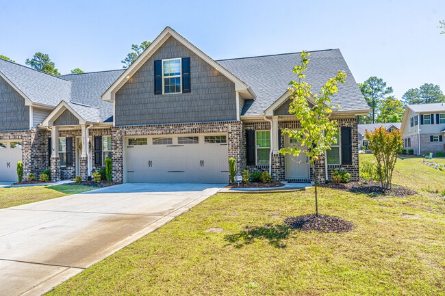 Building Photo - 315 Mashie Ct