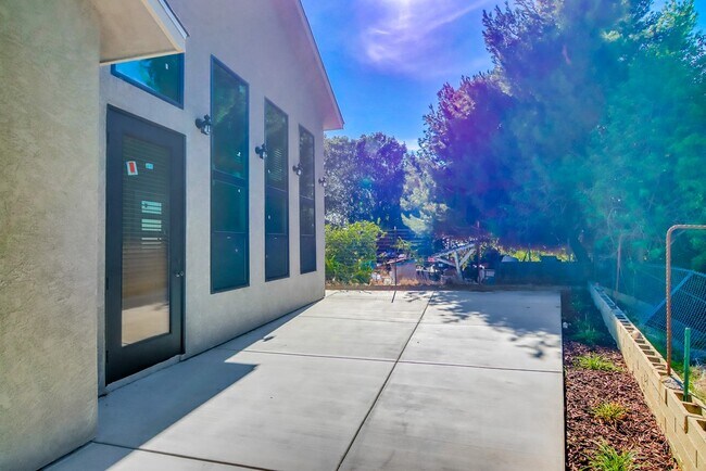 Building Photo - 3336 Altadena Ave.
