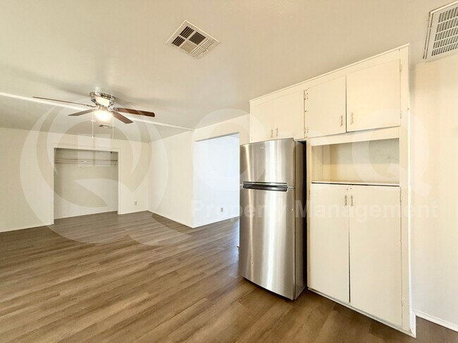 Foto del edificio - 915 W Piedmont Rd