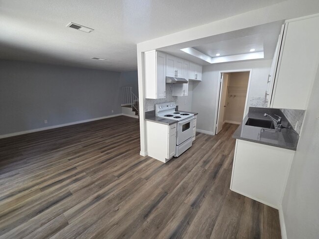 Photo - 1826 S LOCHGLEN CT House