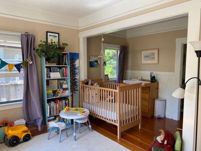 2nd Bedroom - 420 W Quinto St