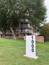 Building Photo - 1000 Guadalupe St