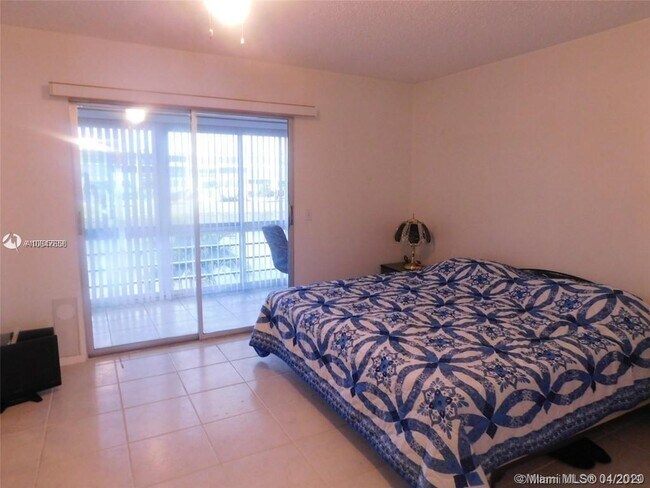 Foto del edificio - 79 Oakridge G