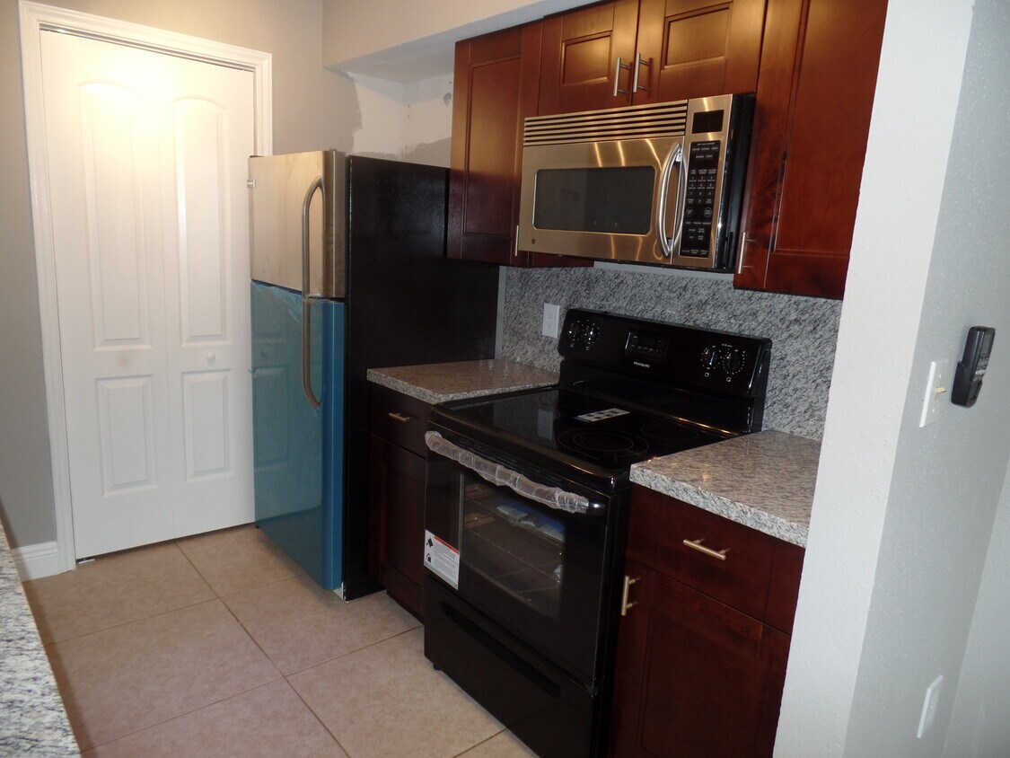 Foto principal - 2341 NW 33rd St