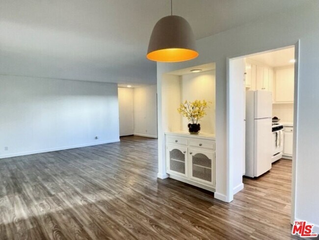 Foto del edificio - 31570 Agoura Rd