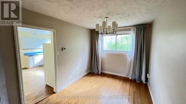 Photo du bâtiment - 153 Simpson Rd