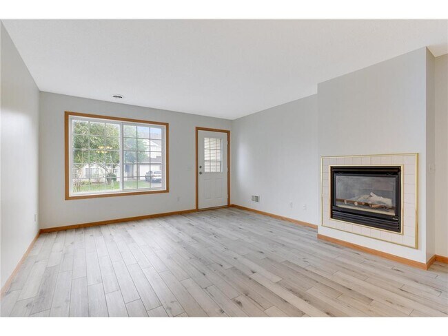 Foto del edificio - 15921 Finch Ln