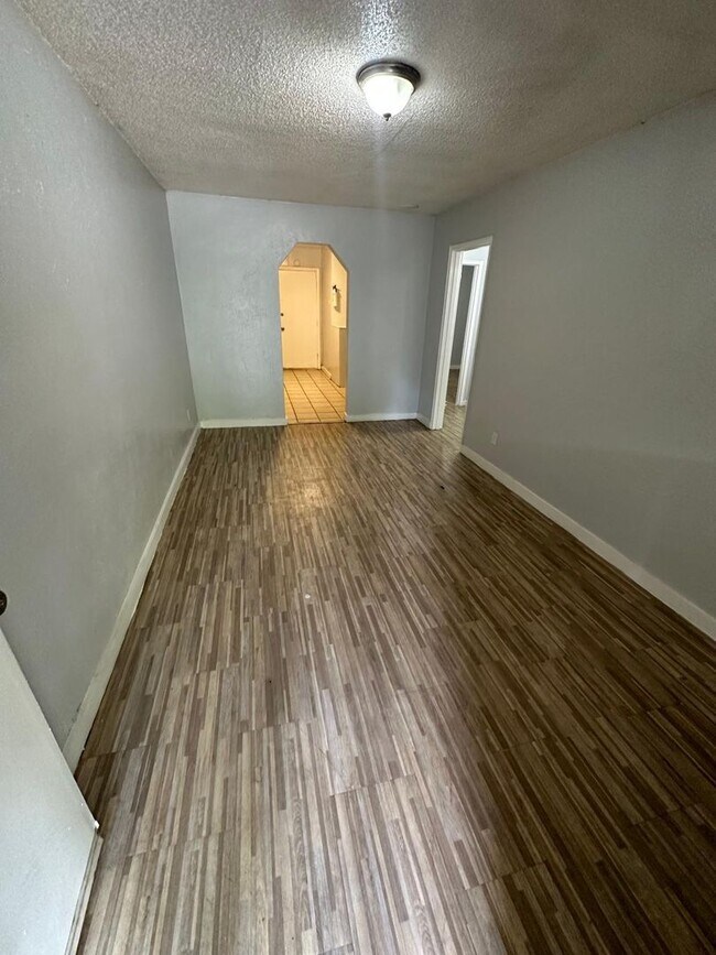 Foto del edificio - 2845/2847 W 6th St.