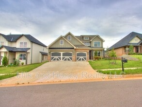 Building Photo - 8140 Jenny Ln