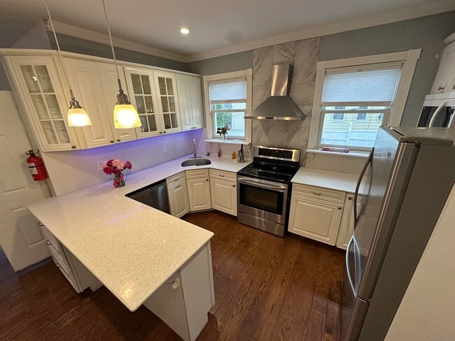 Building Photo - 173 CORABELLE Ave