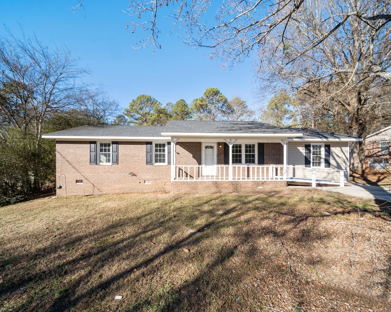 Primary Photo - 11 Lakemont Dr