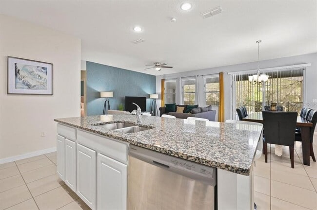 Building Photo - 5276 Oakbourne Ave